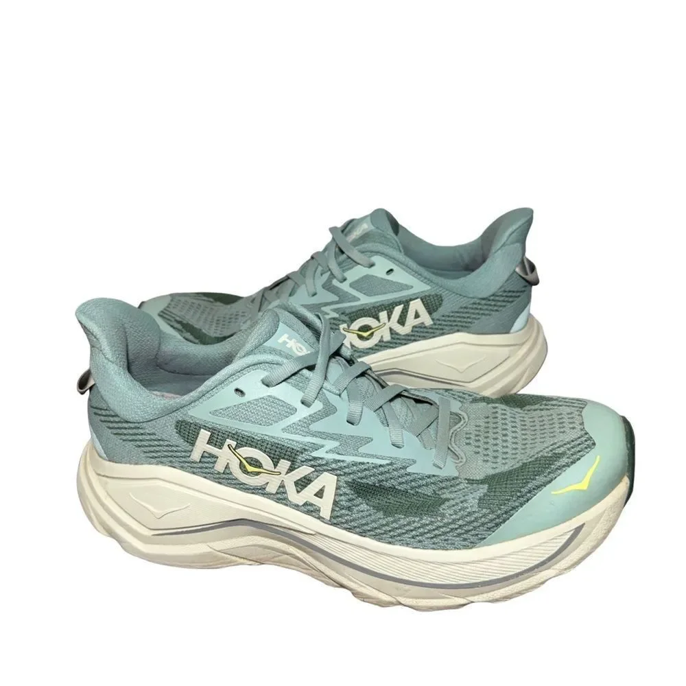 Hoka men’s challenger 8 Athletic Shoes - Light Blue and White size 9.5 D
